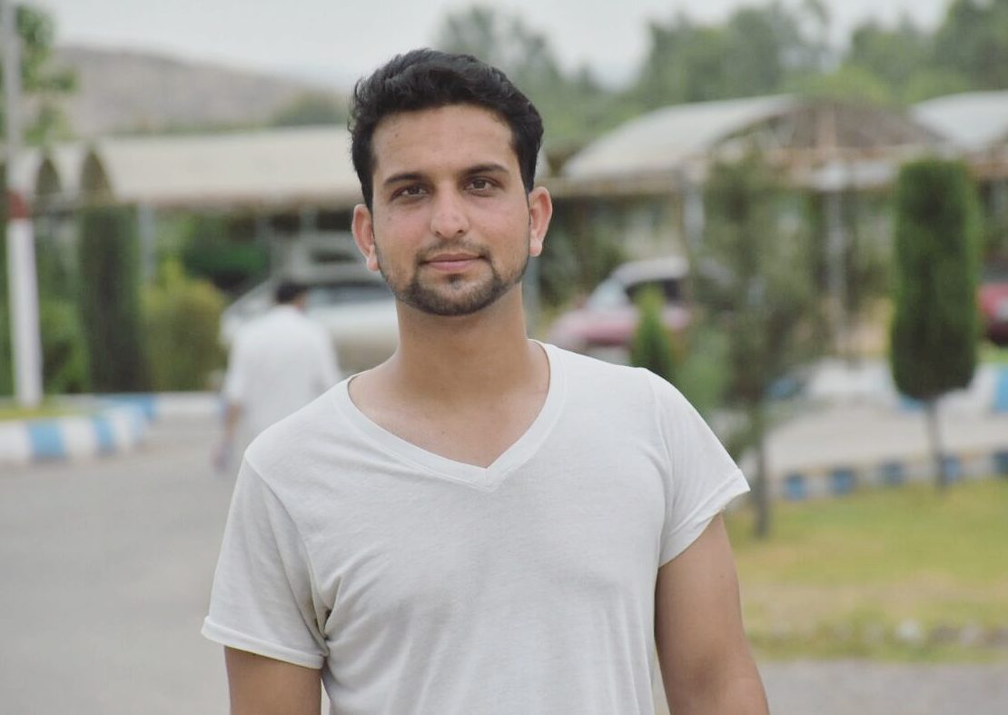 Shahid Khan مصنف