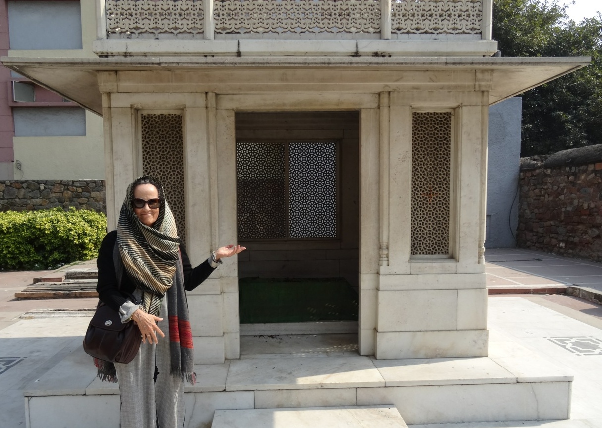 ghalib مزارِ غالب ؔ کی تعمیر…تاریخ کے آئینے میں