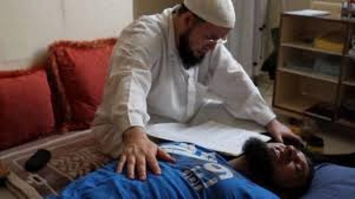 pirs پیروں، فقیروں سے روحانی علاج کی سماجیاتی اناٹومی